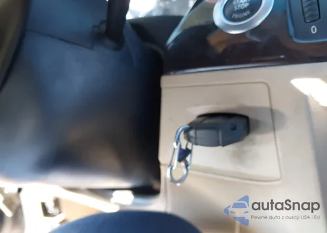 2006 BMW 325I z USA, uszkodzony, nr VIN WBAVB13566PT02547